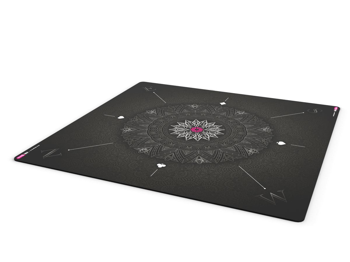 Tapis De Jeu Immersion Kami 3 - 60x60 Cm - Épaisseur 3 Mm - Surface Glissante Pour Cartes/figurines - Dos Antidérapant - Fabriqué En France